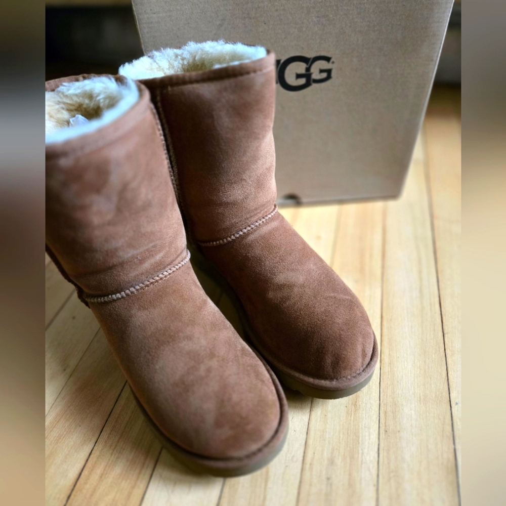 Uggs classic mini II
